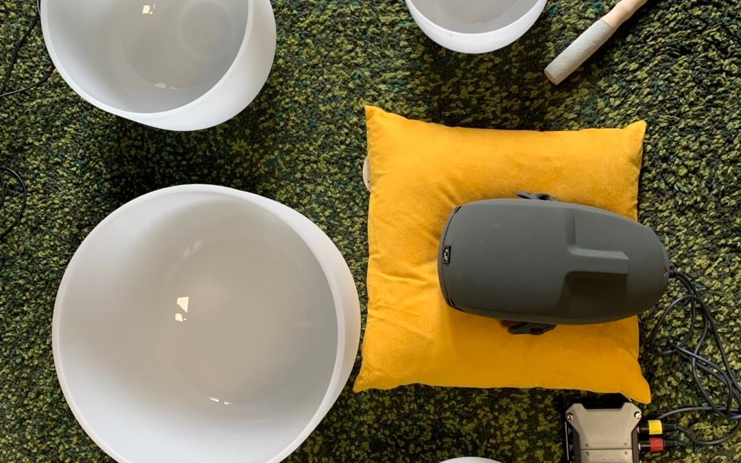 Sound baths: relaxing, anti-stress meditation